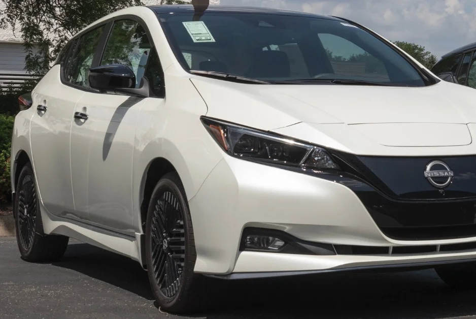  Nissan offers the Leaf in S and SV Plus