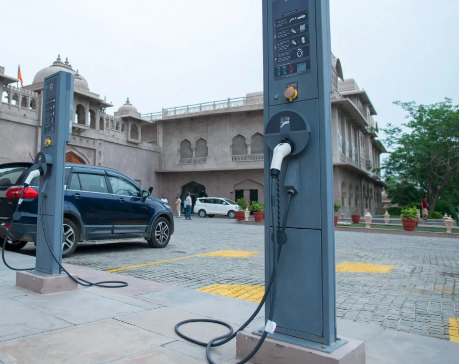 EV Car Charging Station In India. airmont Jaipur Hotel. charging station at parking lot of five star hotel in Jaipur.