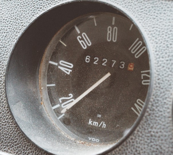 old speedo from vintage car